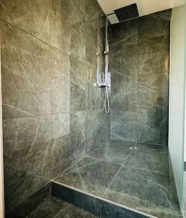 Neuf Au Centre D'epernay. شقة إيبيرني